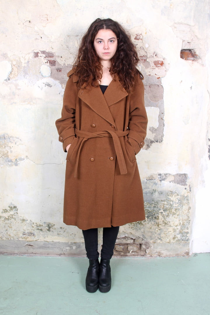 Lange bruine vintage wollen trenchcoat met ceintuur