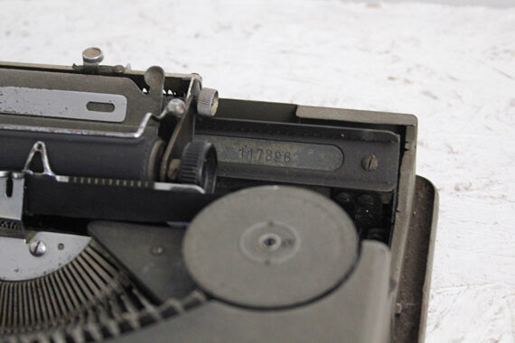 Vintage Hermes Baby typemachine