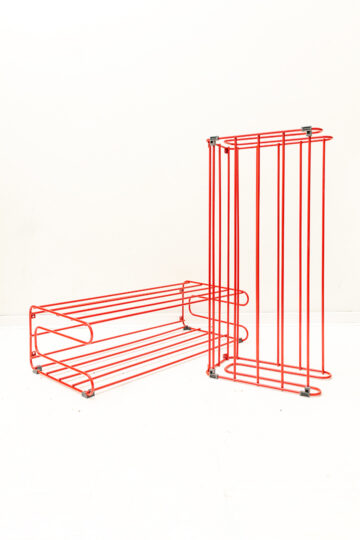 80s Ikea Frän rode draadstalen kapstok in Tomado Pilastro stijl