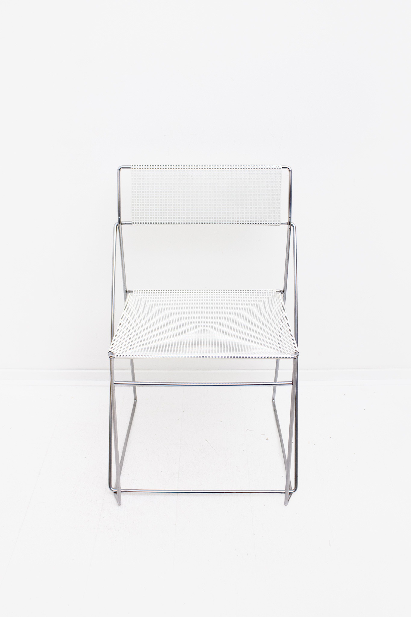 80’s stoel ‘Nuova X-Line Omli’ Niels Jørgen Haugesen x Hybodan