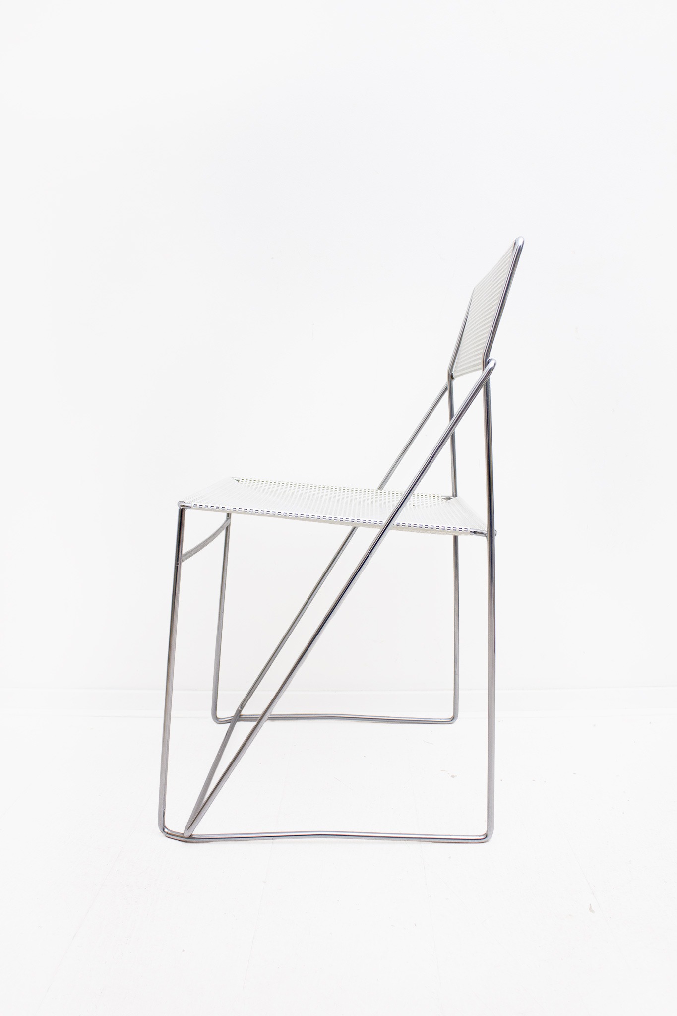 80’s stoel ‘Nuova X-Line Omli’ Niels Jørgen Haugesen x Hybodan