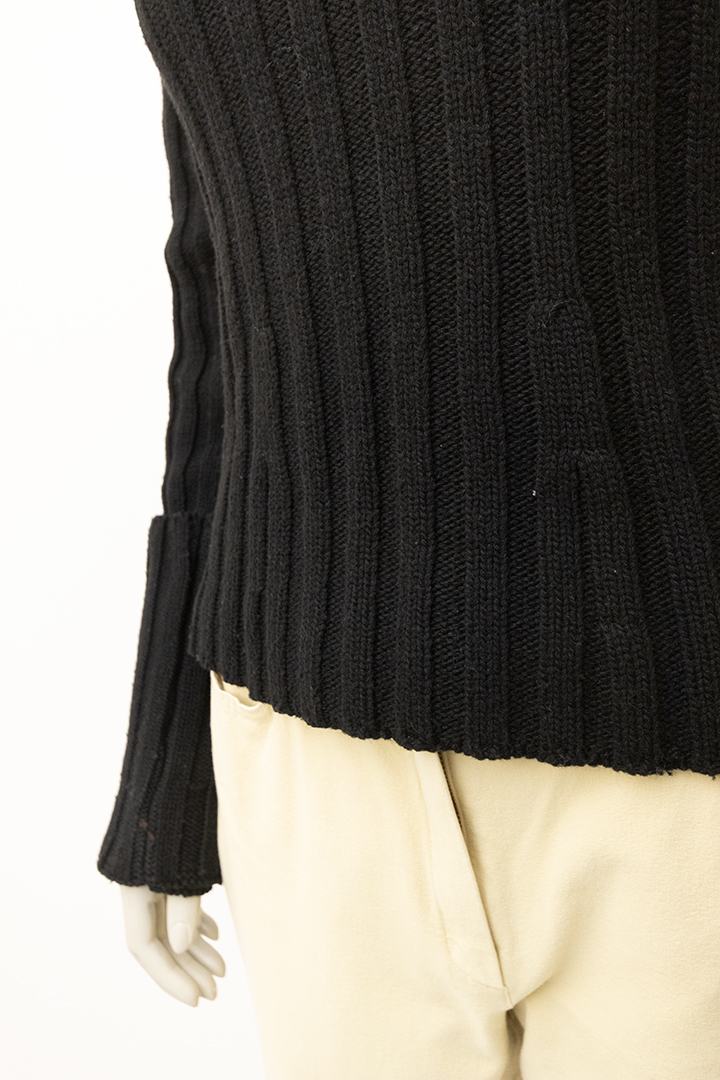 Ann Demeulemeester zwarte gebreide coltrui met extra lange mouwen
