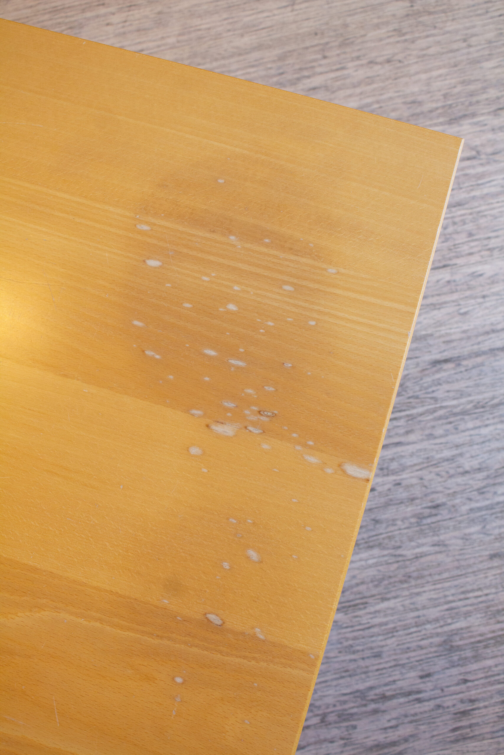 Arne Jacobsen salontafel met houten blad en hairpin poten jaren 70 - Afbeelding 4