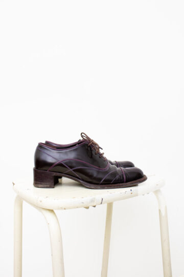 Vintage aubergine leren Prada veterschoenen