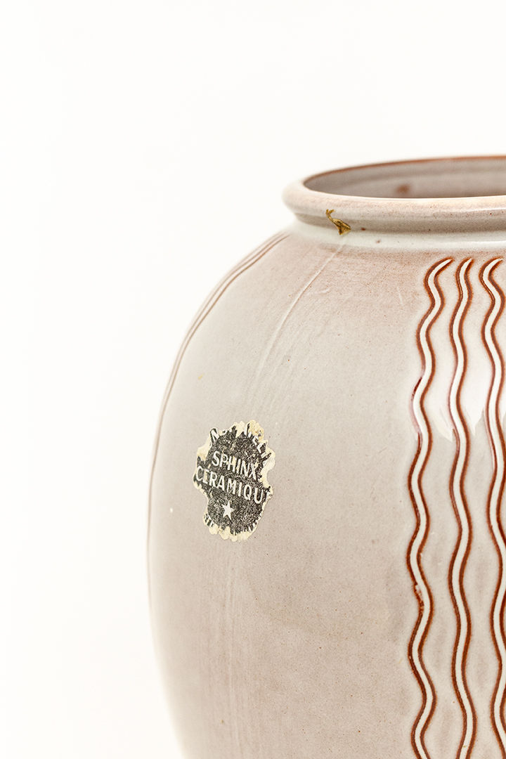 Beige V5 vaas van keramiek Wim Visser x Sphinx Maastricht