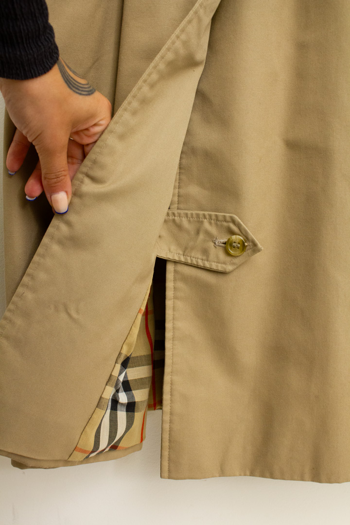 Beige vintage Burberry trenchcoat met ceintuur