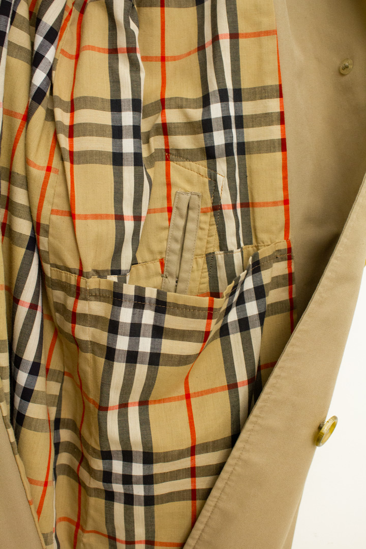 Beige vintage Burberry trenchcoat met ceintuur