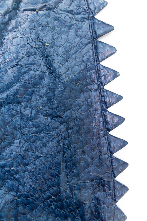 Blauwe Kansai Yamamoto jas van imitatie struisvogelleer met drakenstekels