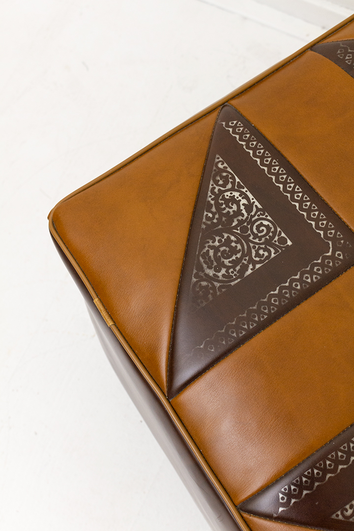 Bruine vintage poef met skai-leer patchwork