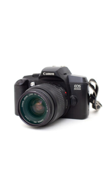 Canon EOS 5000 spiegelreflexcamera + 35-80mm + Film