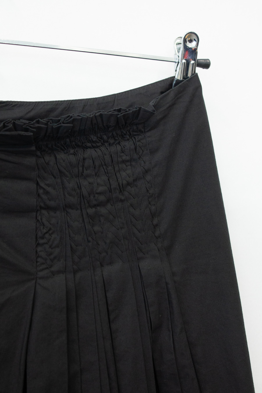 Zwarte katoenen Dries van Noten maxi rok met handgestikte plooidetails