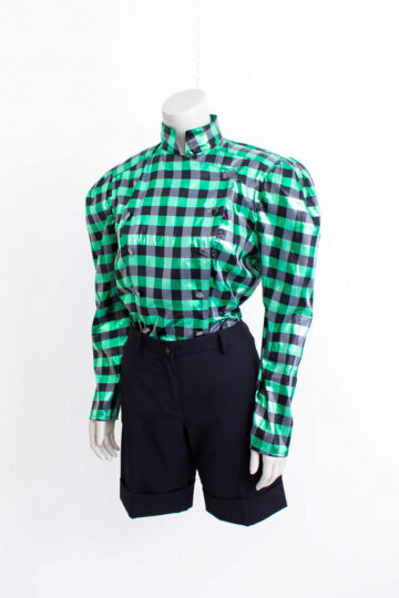 Eighties blouse groen en zwart geblokt met pofmouwen en opstaand kraagje