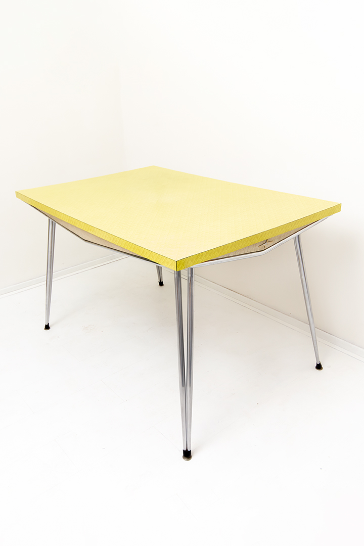 Fifties Amerikaanse dinertafel formica geel