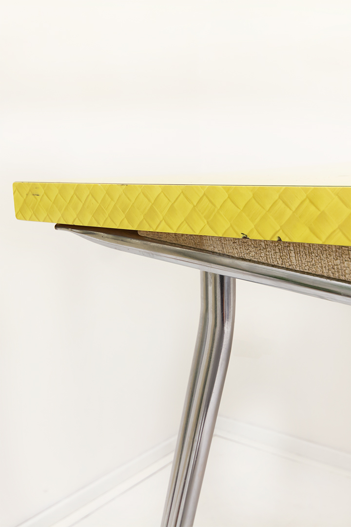 Fifties Amerikaanse dinertafel formica geel