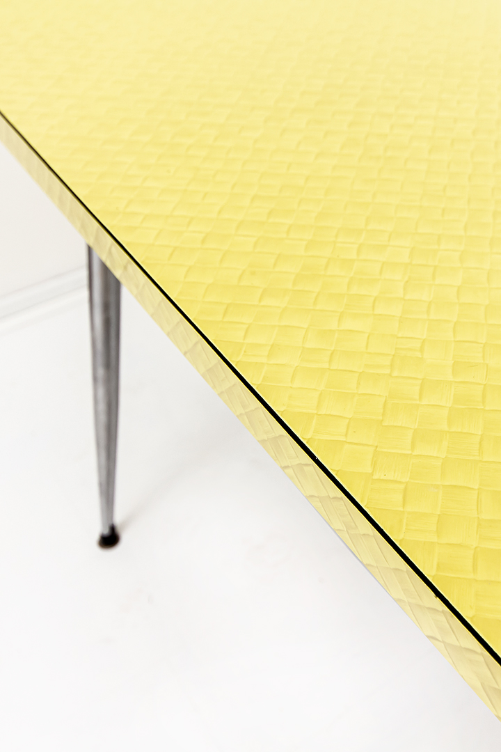 Fifties Amerikaanse dinertafel formica geel