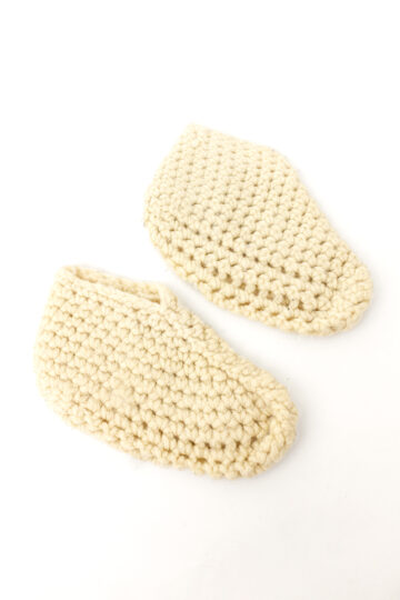 Gebreide vintage wollen sloffen crèmekleurig