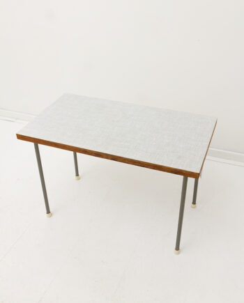 Grijze formica bijzettafel rechthoekig met metalen pootjes