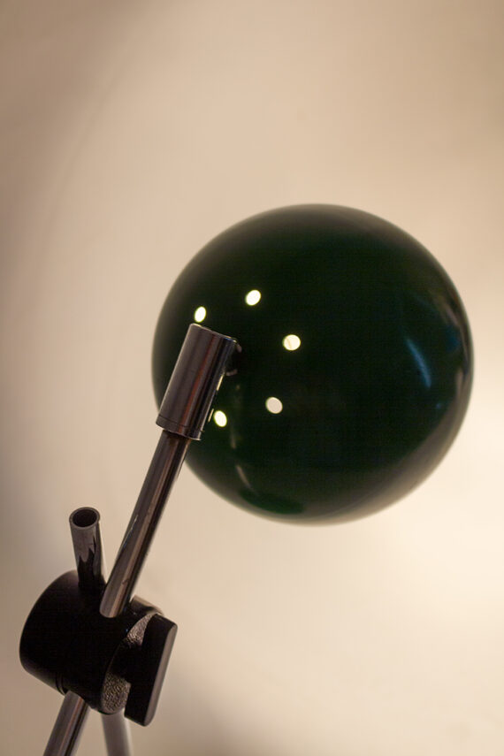 Groene vintage bureaulamp met bolvormige kap