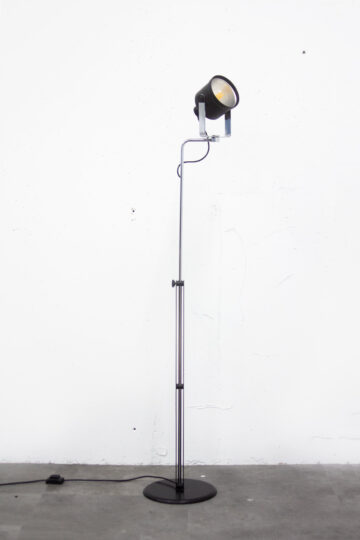 70’s Italiaanse zwarte verchroomde P433 spot vloerlamp Brusasco & Torretta voor LUCI