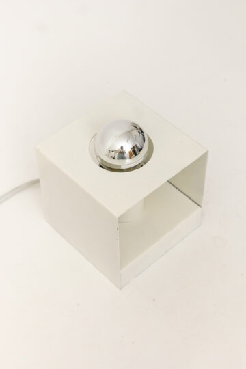 Jaren 70 Philips wandlamp wit metaal met kopspiegellamp