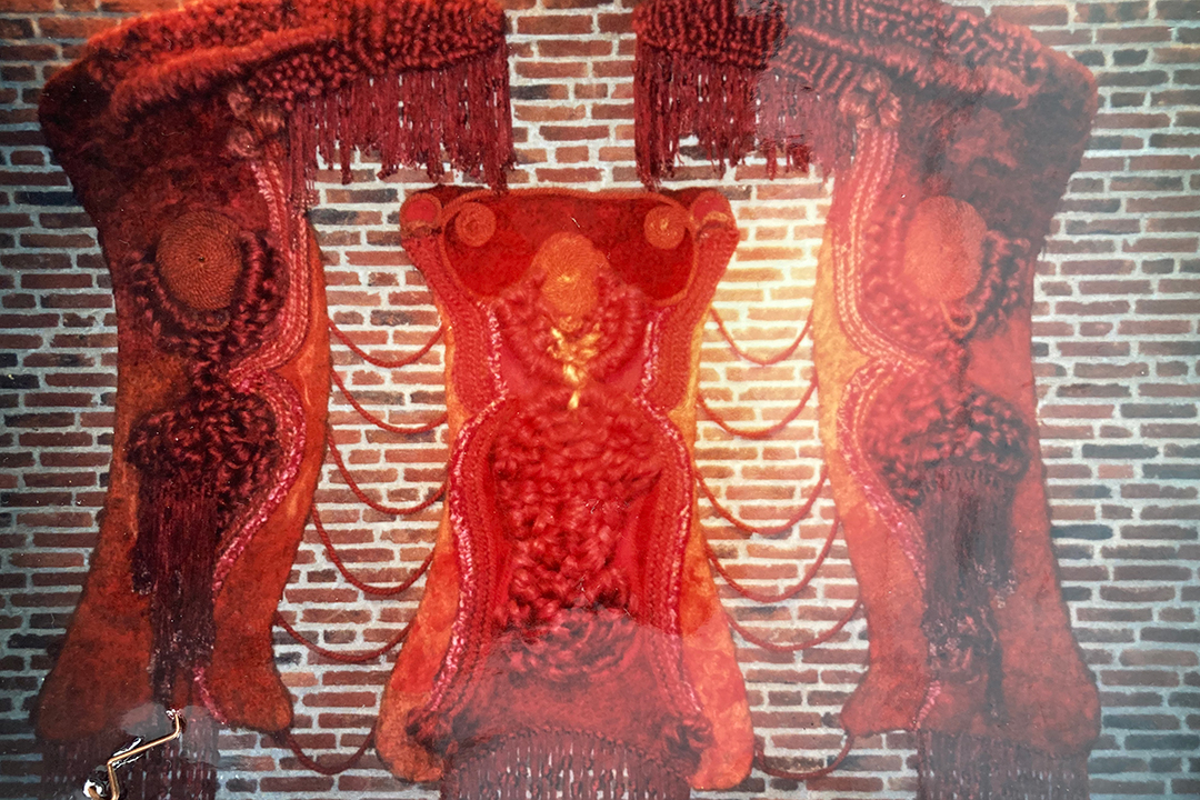 Jaren 70 wandkleed warme kleuren gevlochten met veel textuur