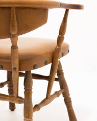 Klassieke vintage stoel-5