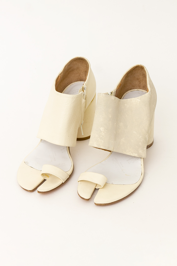 Maison Martin Margiela Tabi sandalen crèmekleurig met hak (opknap-project)