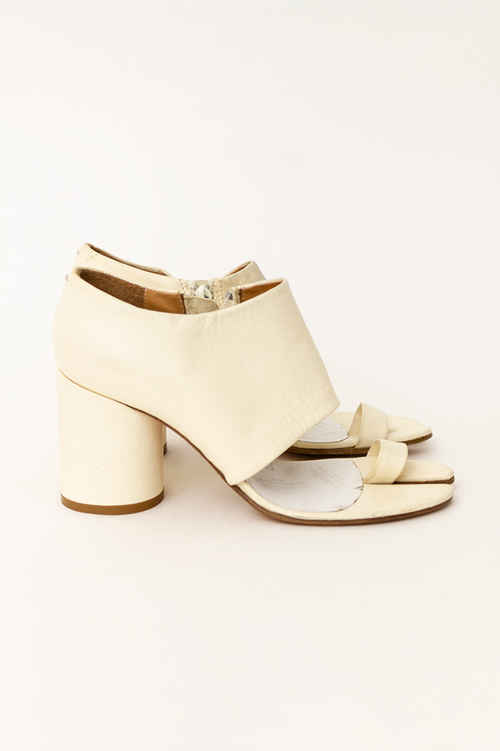 Maison Martin Margiela Tabi sandalen crèmekleurig met hak (opknap-project)