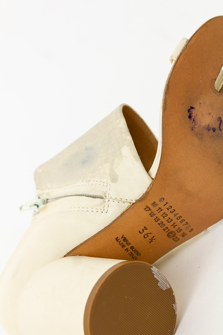 Maison Martin Margiela Tabi sandalen crèmekleurig met hak (opknap-project)