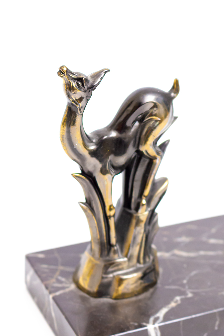 Marmeren boekensteun met bronzen hert jaren 30 Frankrijk