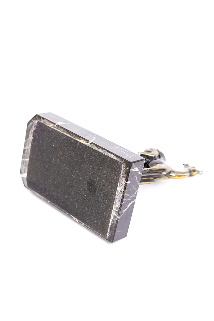 Marmeren boekensteun met bronzen hert jaren 30 Frankrijk