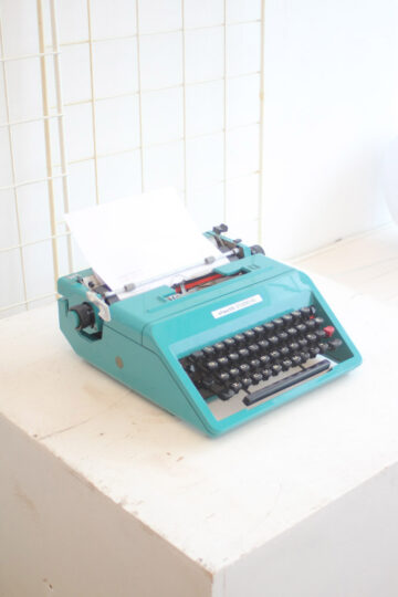 turquoise typemachine