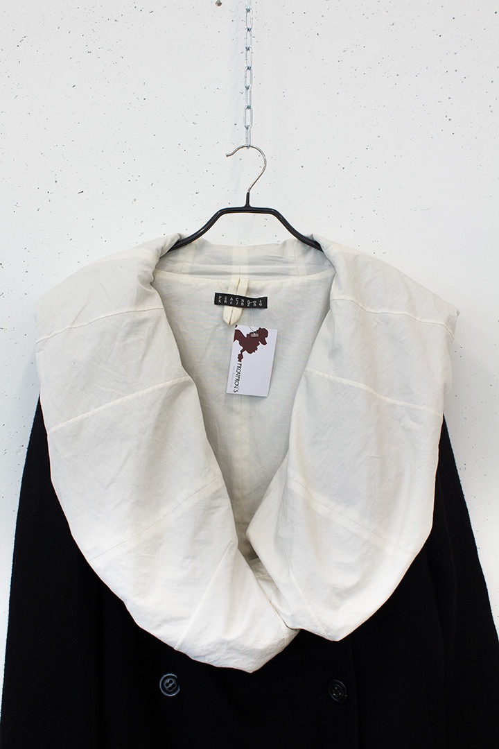Peachoo + Krejberg zwarte jas met oversized kraag/ hood