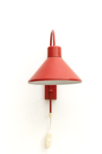 Rode minimalistische wandlamp vintage jaren 80/90