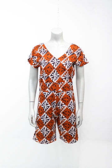 Roestbruine vintage playsuit met zwart-witte batik print