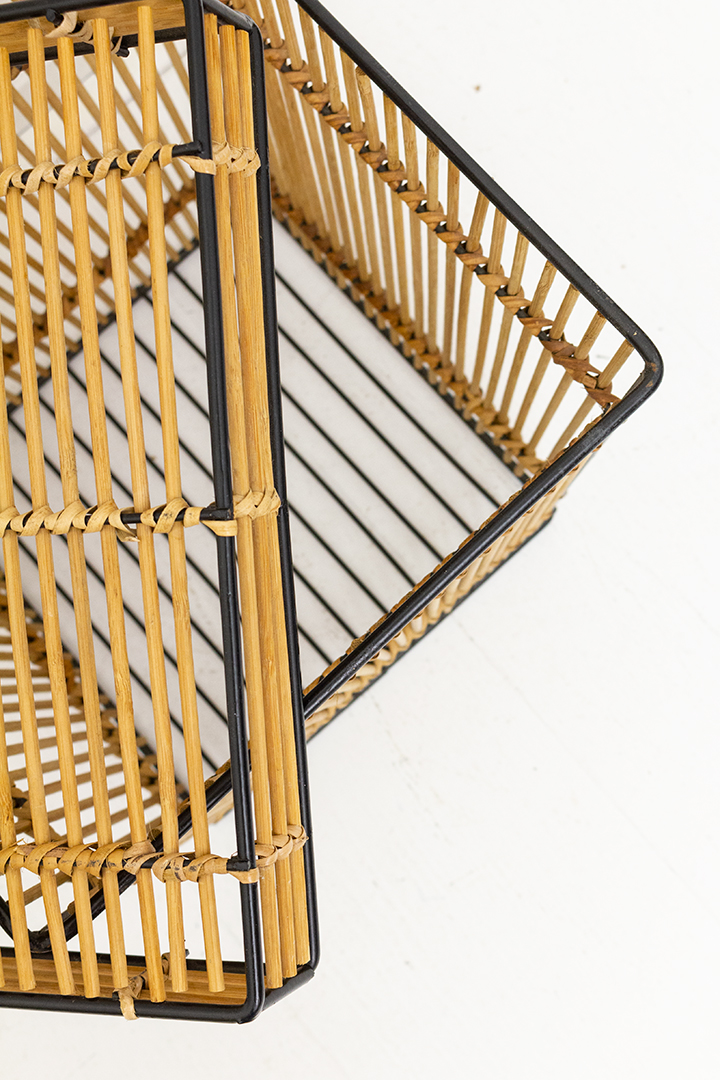 Rohé vintage mand van rotan en metaal met deksel