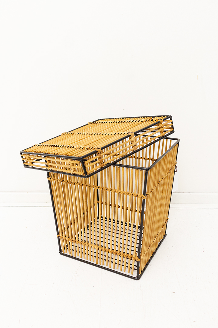 Rohé vintage mand van rotan en metaal met deksel