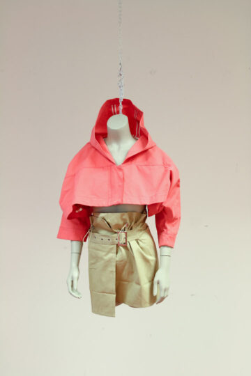 Roze cropped Margiela jasje met capuchon MM6
