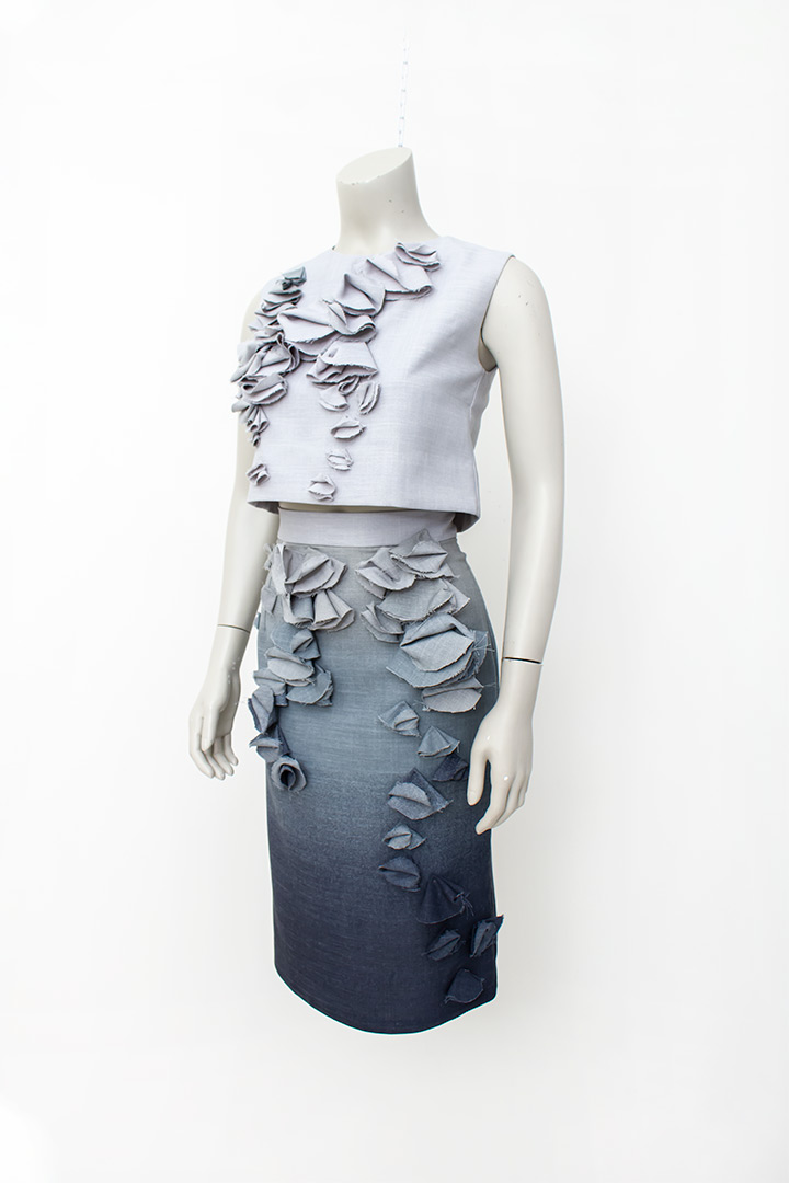 Studio Bolder grijze top en ombre kokerrok met 3D decoraties