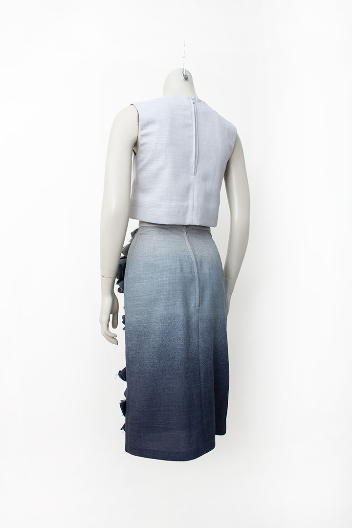 Studio Bolder grijze top en ombre kokerrok met 3D decoraties