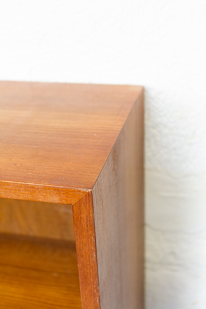 Teakhouten wandkastje met schap jaren 60