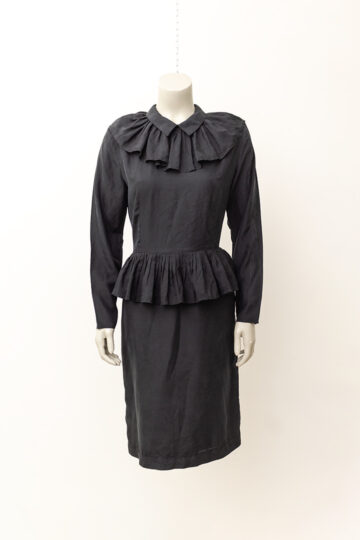 Vintage Chacharel jurk zwart met lange mouwen en rushes