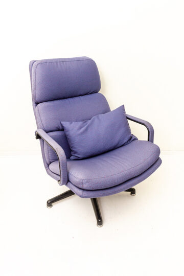 Vintage 1972 Artifort F154 blauwe fauteuil Geoffrey Harcourt