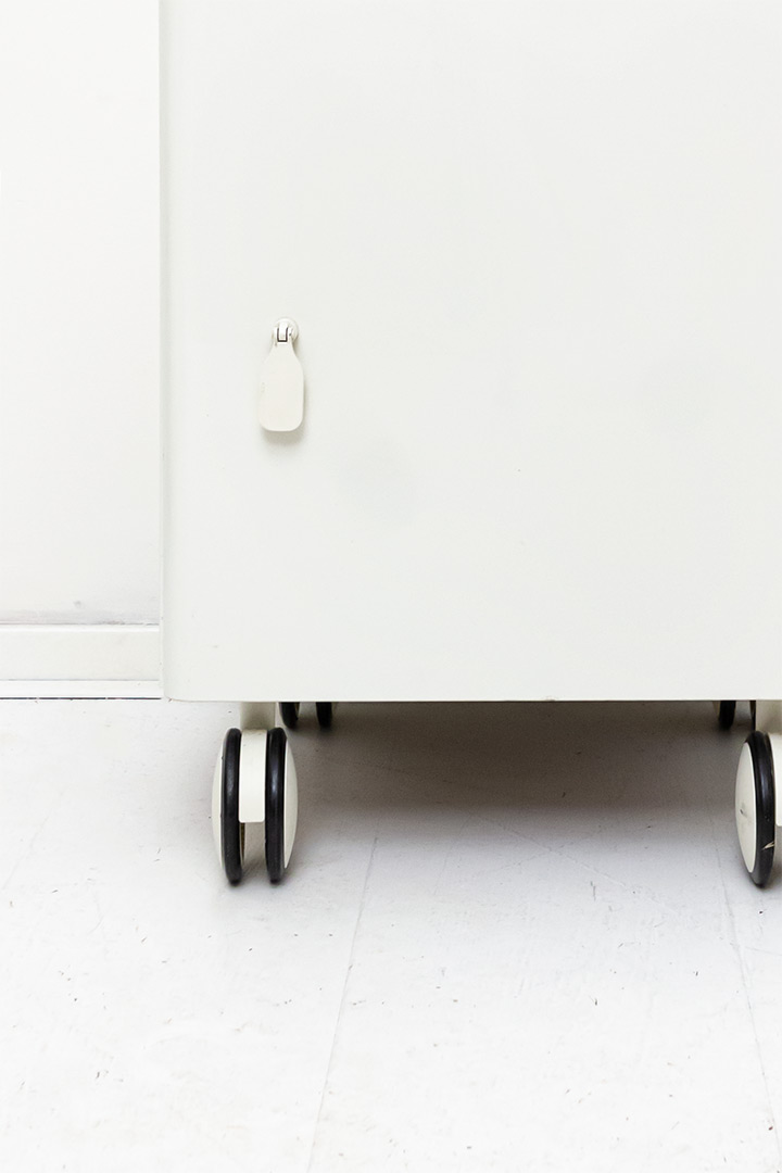 Vintage Ikea Vinstra wit kunstoffen kastje op wielen