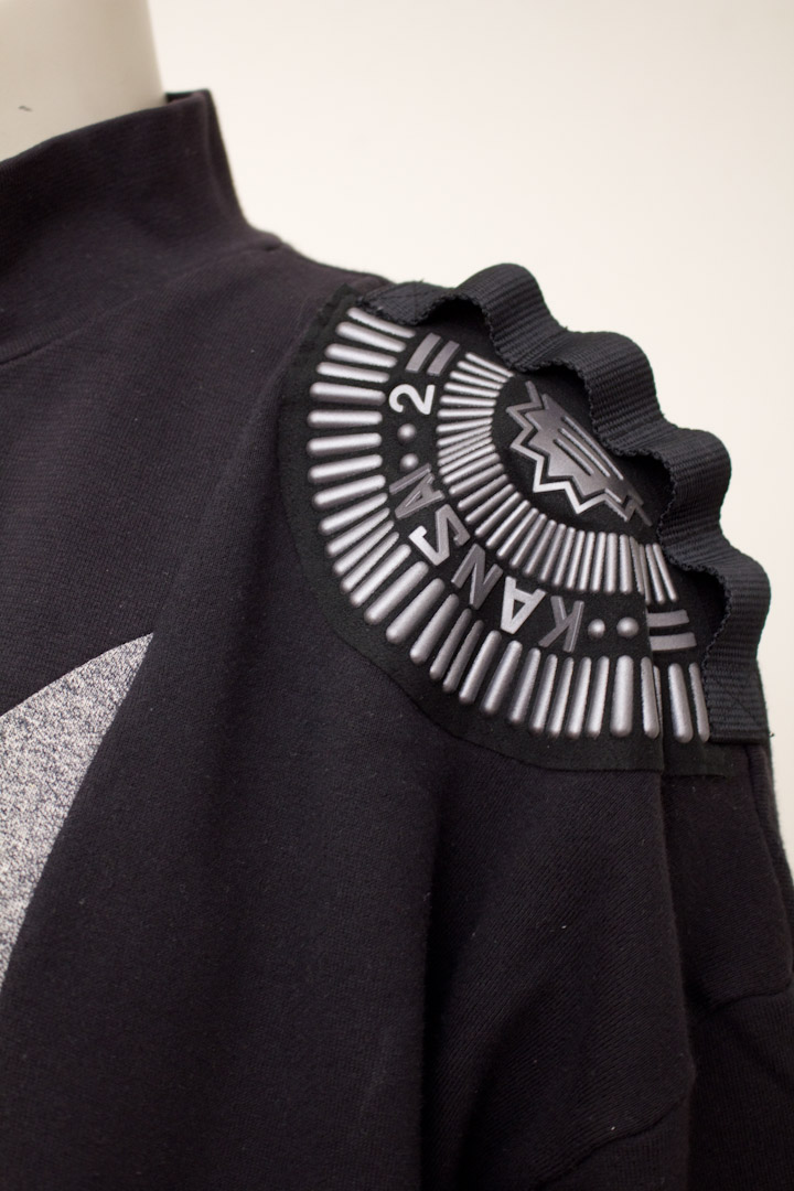 Zwart/grijze lange vintage Kansai Yamamoto O2 "Leaps and Bounds" sweater uit de jaren 80