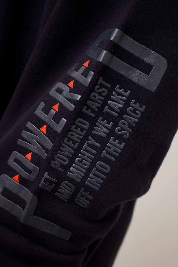 Zwart/grijze lange vintage Kansai Yamamoto O2 "Leaps and Bounds" sweater uit de jaren 80