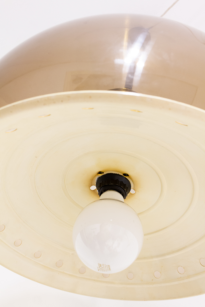 Vintage Space Age hanglamp Dijkstra met bruine kunststof bol en aluminium binnenwerk