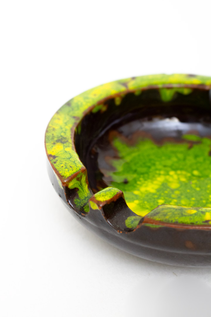 Vintage ronde asbak van keramiek