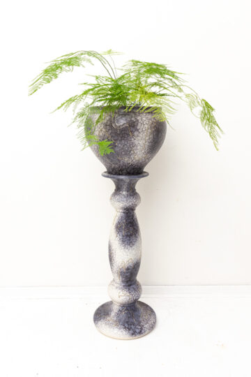 Vintage grijze plantenzuil en bijpassende bloempot van keramiek Ruscha Art
