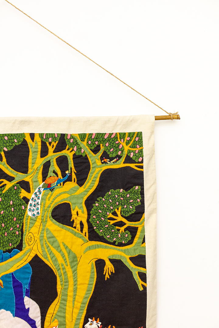 Vintage katoenen wandkleed L’Atelier au Fils d’Indra van Pondichery